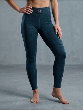 Heroine Sport Blue Camo Embossed Leggings Size M